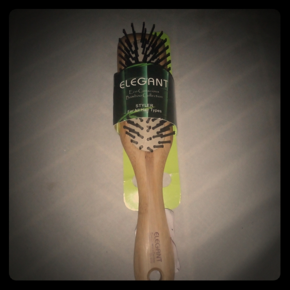 Elegant eco concious bamboo colletion hair brush